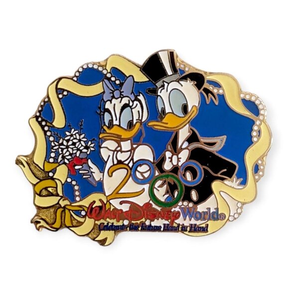 Donald Duck and Daisy Duck Disney Pin: Wedding